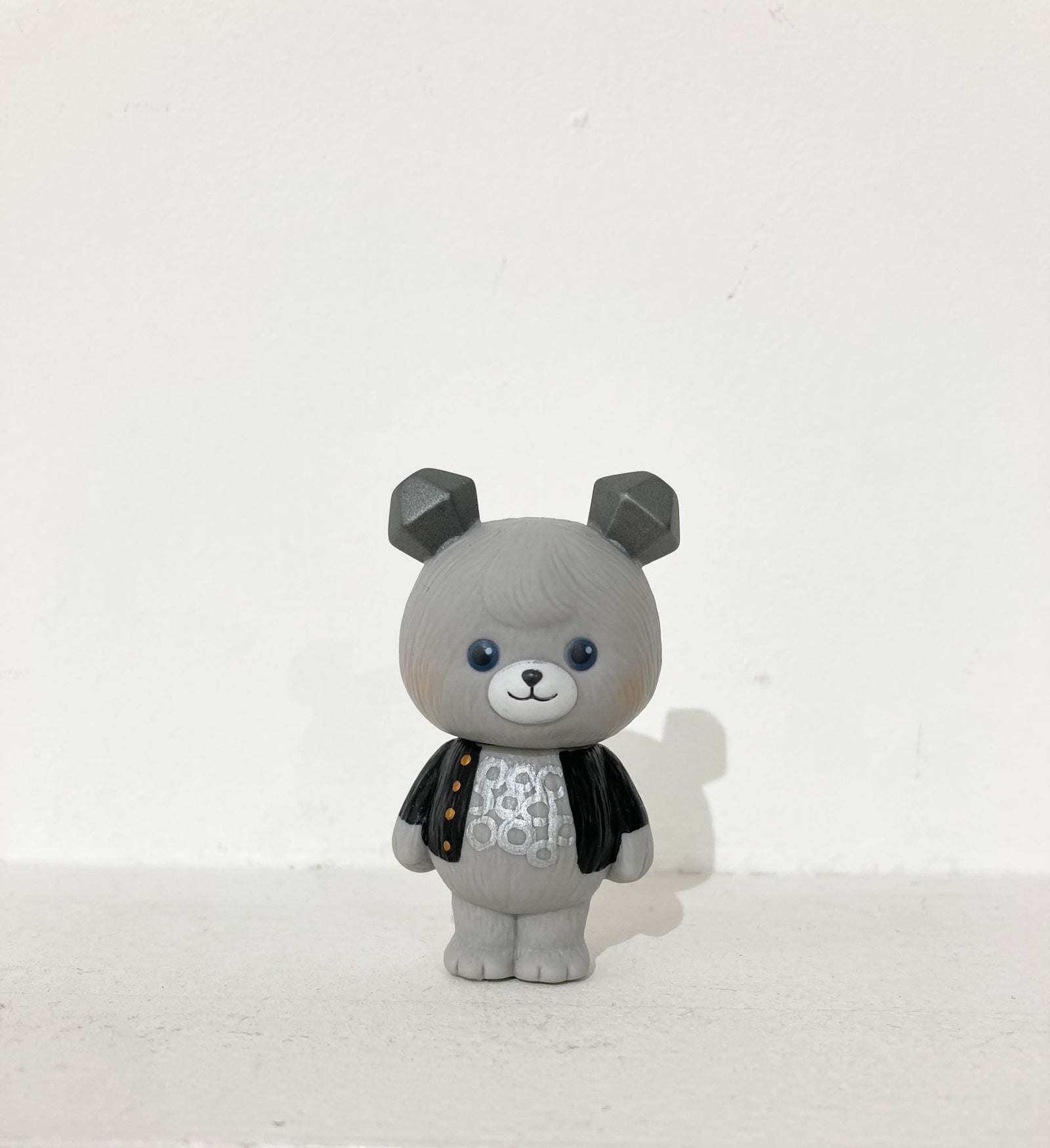 MAMES JEWEL BEAR custom ソフビ くまのアイス ショップ・1/6計画限定版としてMAMESの「青鬼くん」「くまの