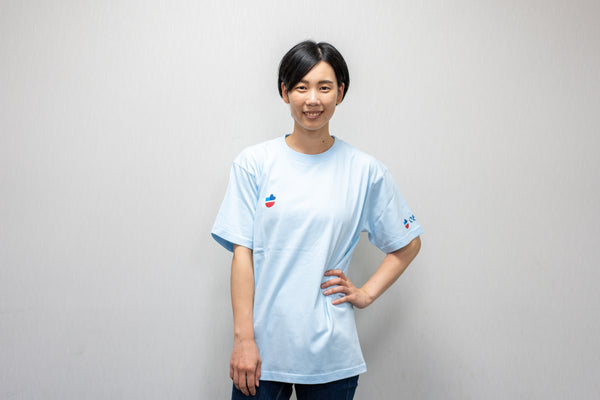 【さとゆりーずJAPAN】Tシャツ　ライトブルー【FC先行販売期間：9月30日23時59分まで】(FC)